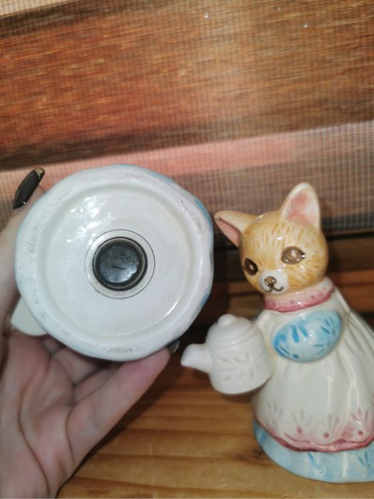 Комплект керамични порцеланови солница и пиперник във формата зайчета