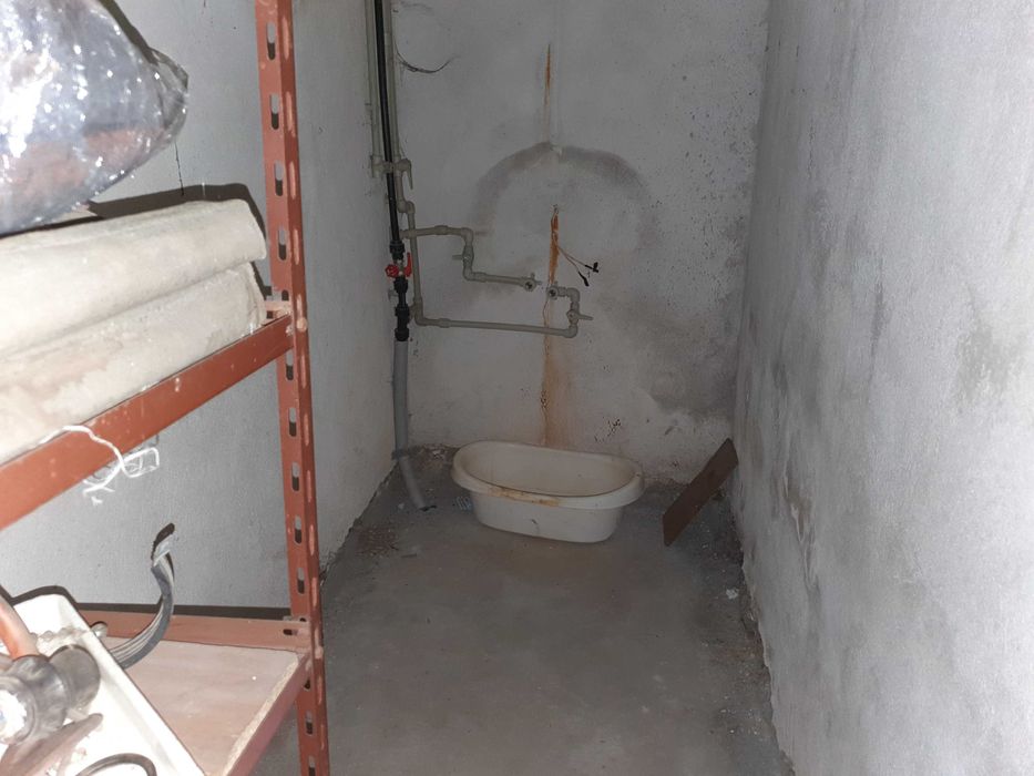 с.Енина самостоятелна къща на 2 етажа, двор 500 кв.м.