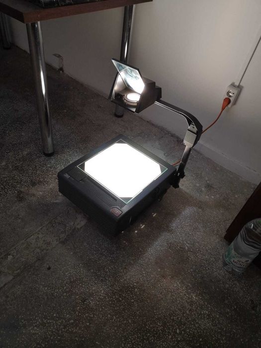 Retroproiector 3M 9550 4000 lumeni, made in USA