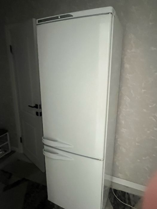 Продам холодильник