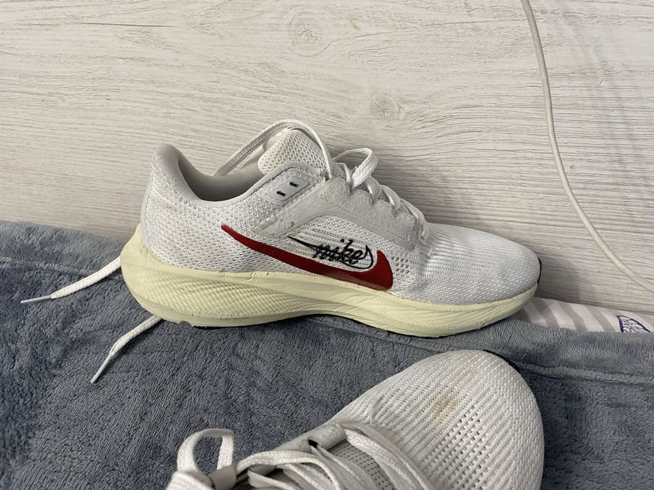 Белые кроссовки найк