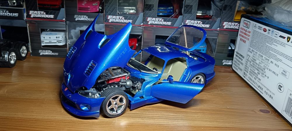 Dodge viper gts 1.18