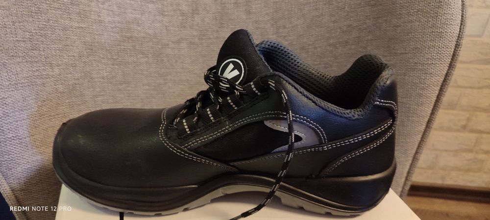 Адр-обувки Veltuff