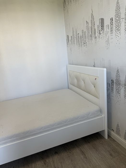 Кровать с ортопедическим матрасом