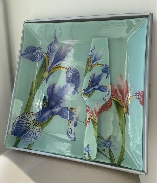 Тортница - новая - в упаковке