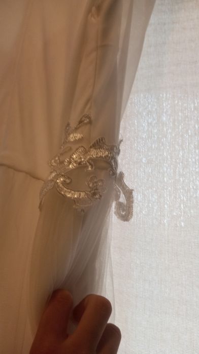 Vând rochie culoarea alba perfectă ptr cununia civilă,ptr banchet