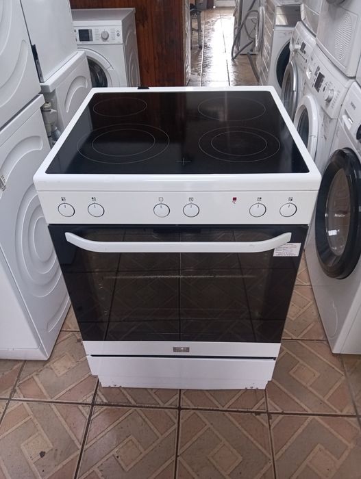 Свободно стояща печка с керамичен плот Voss Electrolux 2годиниГаранция