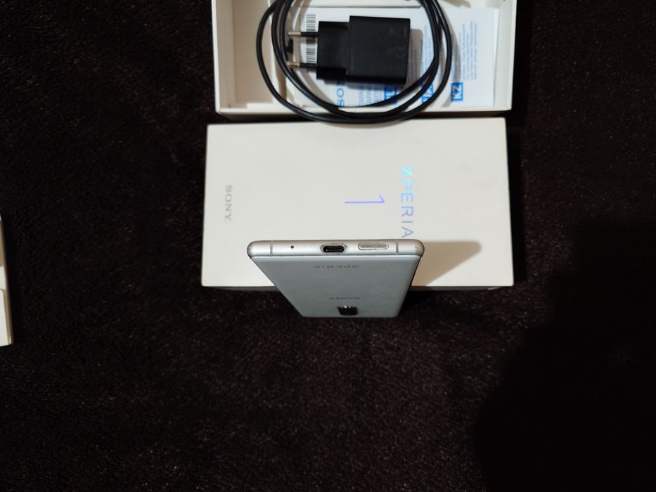 Продам Sony Xperia 1