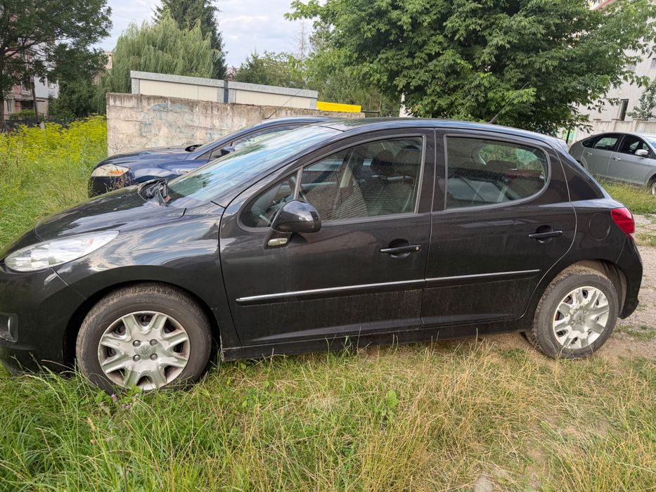 Vând Peugeot 207