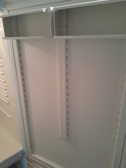 Продаётся холодильник  на запчасти