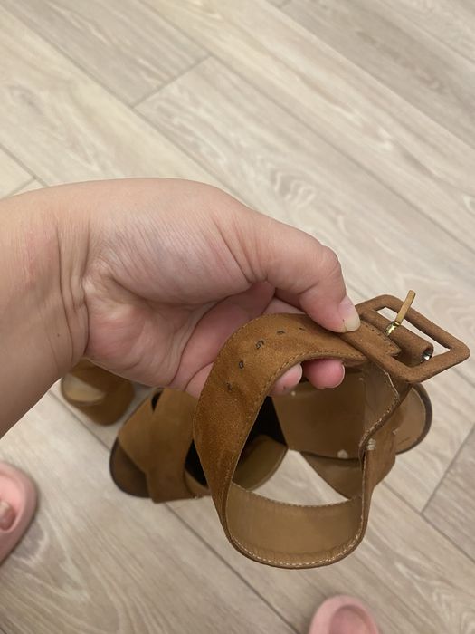 Босоножки -нубук  ZARA