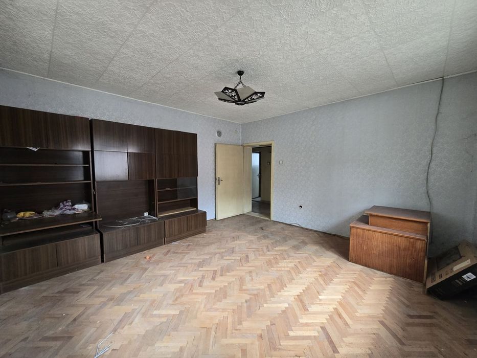 Етаж от къща в Плевен-Център площ 90 цена 89000