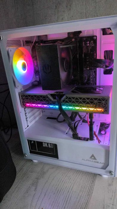 PC gaming RX 9060 XT 16 gb Saphire Nitro + procesor ryzen 7 5700x NOI in GARANTIE