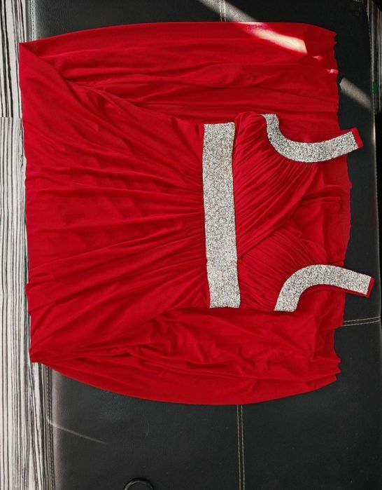 Официална червена рокля