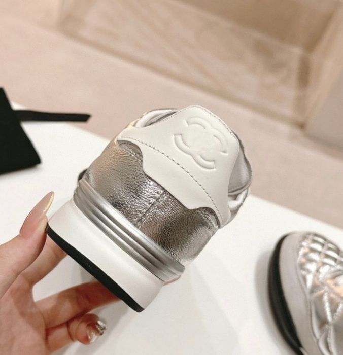 Кроссовки новые