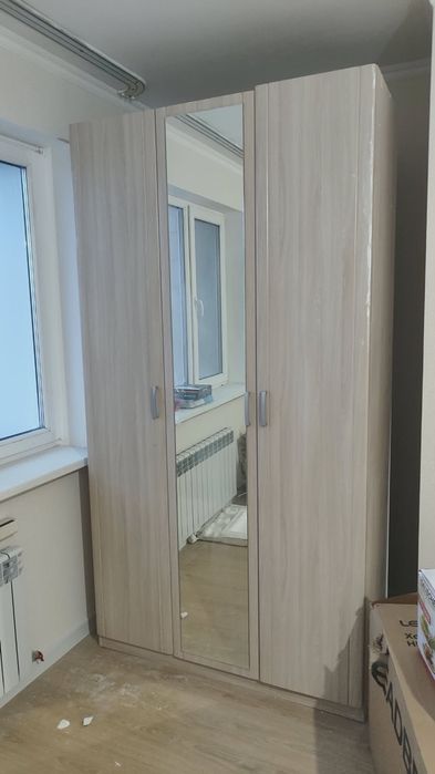 Шкаф спальный б/у