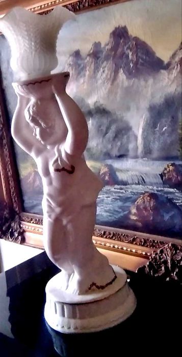 Срочно. Фарфоровая настольная лампа