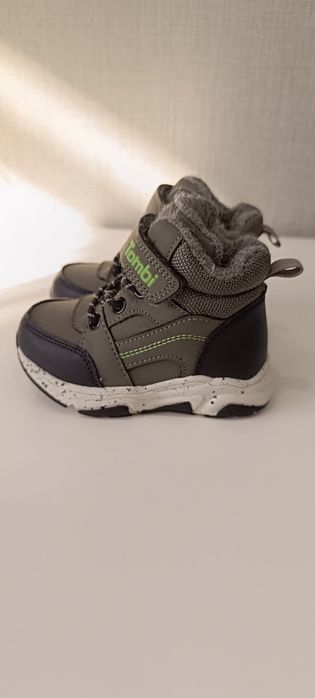 Продам ботинки демисезонные