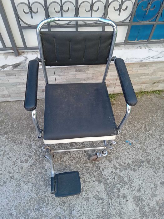 Инвалиден стол,количка 80лв.