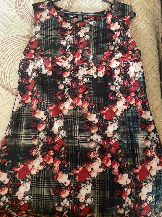 Дамска рокля на цветя