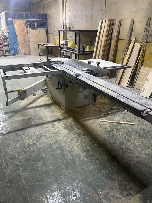 Форматно раскроечный станок по дереву