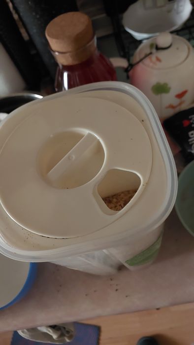 Продается 4-х секционный оргагайзер- контейнер для хранения  различных