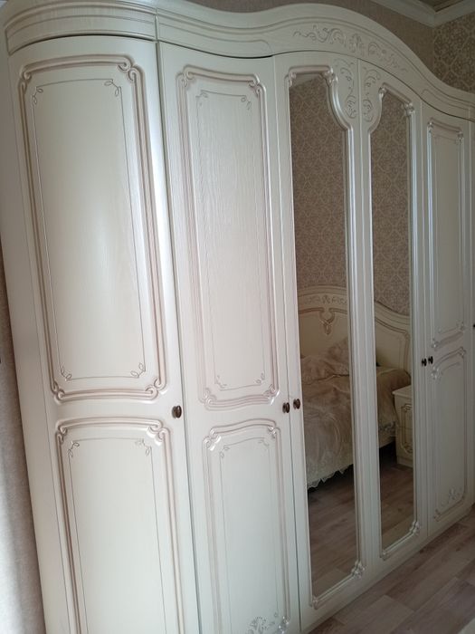 Продам спальный гарнитур