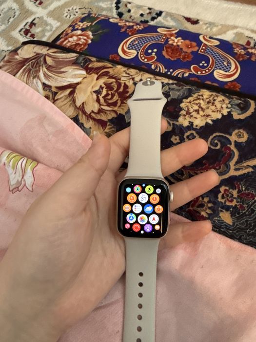 Apple Watch SE 2 Gen 40 мм starlight-бежевый