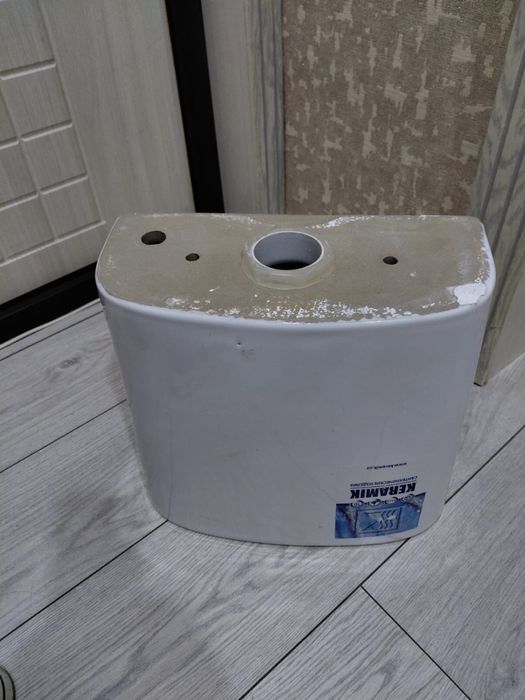 Бачок от унитаза