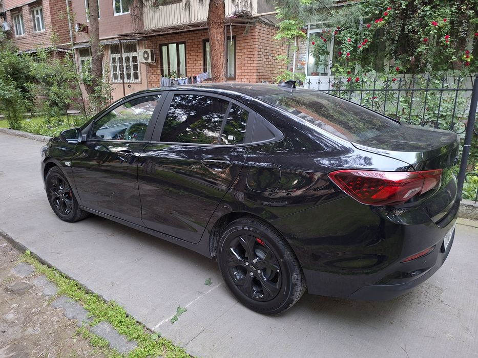 Chevrolet Onix 2024 — 2