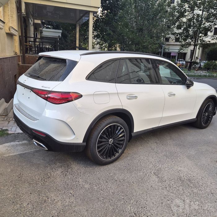 Мерседес Бенс GlC 300 (4 matic)