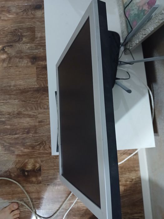 Vând monitor BENQ de 17" în perfectă stare de functionare, 9 din 10