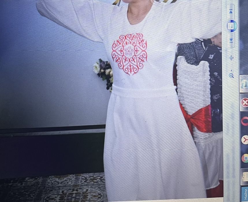 Продам платье белый