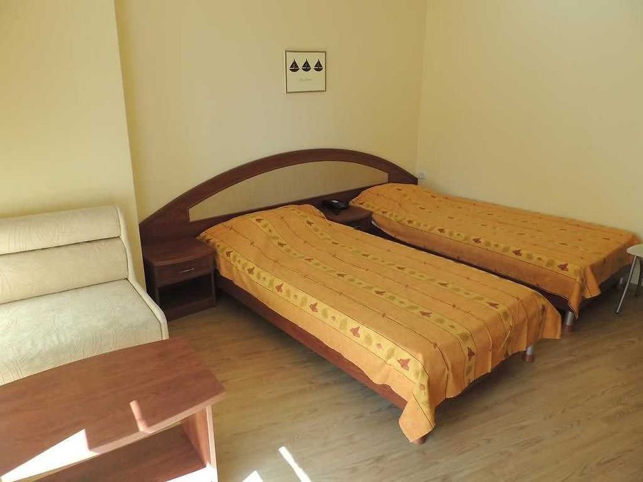 Предлагаме на Вашето внимание работещ семеен хотел в гр. Несебър