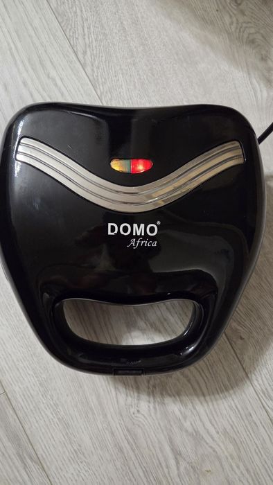 Нов гофретник  и изполван Сандвич тостер DOMO