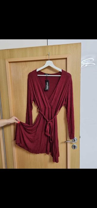 Дамска рокля с колан 50