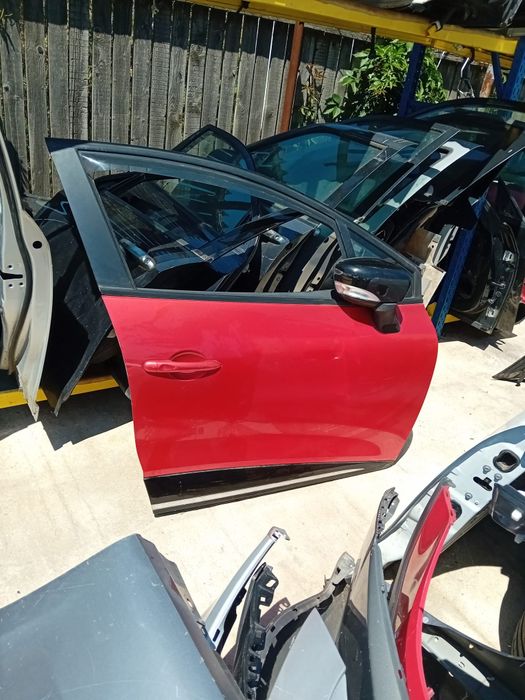 Ușă dreapta față Renault Clio 4 an 2016