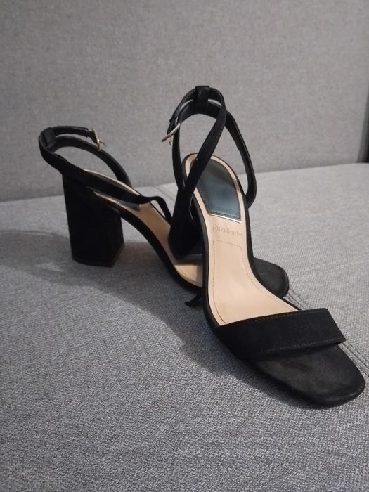 Sandale negre Stradivarius