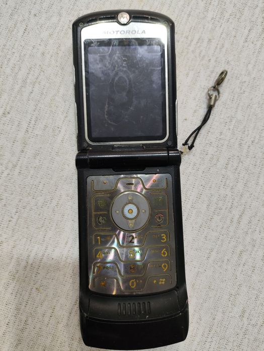 Продам Motorola V3