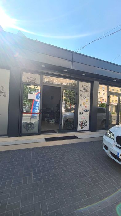 Spatiu comercial de inchiriat - Costești