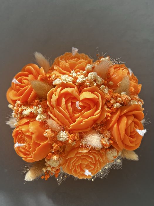 Aranjamente florale handmade cu lumanari din ceara de soia