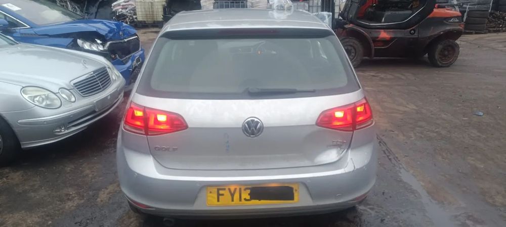 Dezmembrari / Dezmembrez VW Golf 7 (5G) [Fabr 2014-prezent] 1.6 TDI CLHA cutie viteze manuala cod culoare LA7W