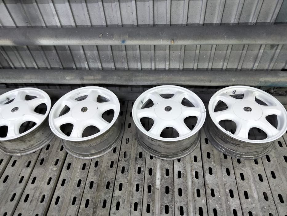 Продам титанки тойота комплект в идеале