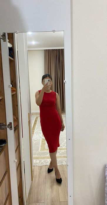 Красное платье...