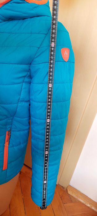 Geaca iarna McKinley marime 152 , 12 ani , XS