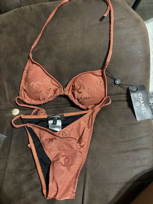 Costum de baie Chanel
