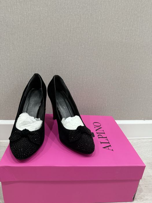 Туфли со стразами 35-36 рр