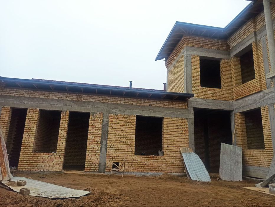 Hovli sotiladi 5.2 sotiq