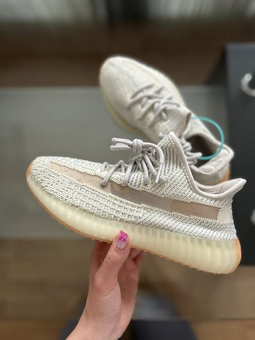 Adidas Yeezy Boost 350 V2 Hyperspace