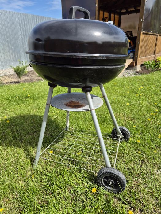 Продам гриль барбекю.